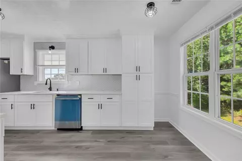 Kitchen - 145 Clover Valley Dr, Covington, GA 30016 photo 4 of 6