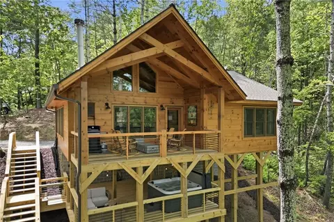 85 Christopher Dr, Ellijay, GA 30540