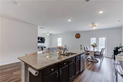 Entry Way - 106 Apalachee Dr, Bethlehem, GA 30620 photo 4 of 5