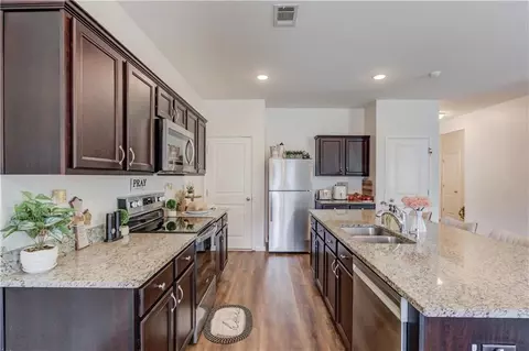 Kitchen - 106 Apalachee Dr, Bethlehem, GA 30620 photo 2 of 2
