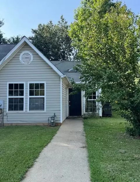 9028 Stoneleigh Trce, Douglasville, GA 30134