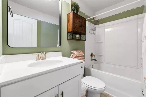 Bath - 121 Treeline Trl, Canton, GA 30115 photo 4 of 5