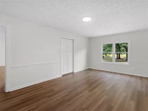 Living - 976 Hampton Locust Grove Rd, Hampton, GA 30228 photo 8 of 9