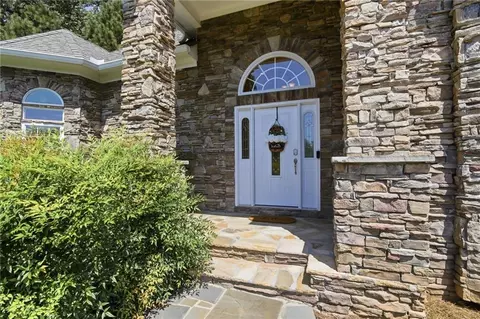 Exterior - 952 Thomas Rd, Canton, GA 30115 photo 4 of 26