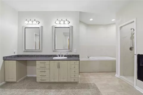 Bath - 952 Thomas Rd, Canton, GA 30115 photo 7 of 8