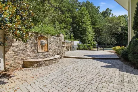 Exterior - 952 Thomas Rd, Canton, GA 30115 photo 16 of 26