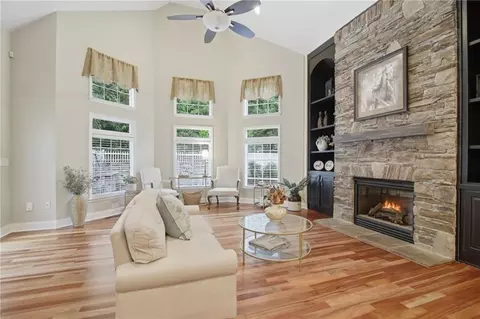 Living - 952 Thomas Rd, Canton, GA 30115 photo 4 of 8
