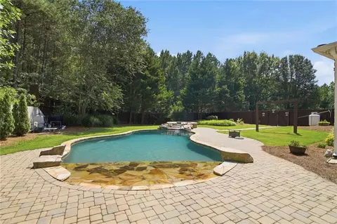 Exterior - 952 Thomas Rd, Canton, GA 30115 photo 12 of 26