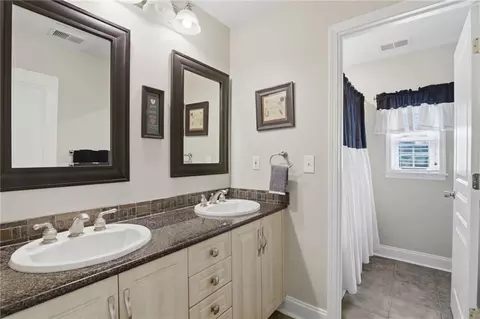 Bath - 952 Thomas Rd, Canton, GA 30115 photo 5 of 8