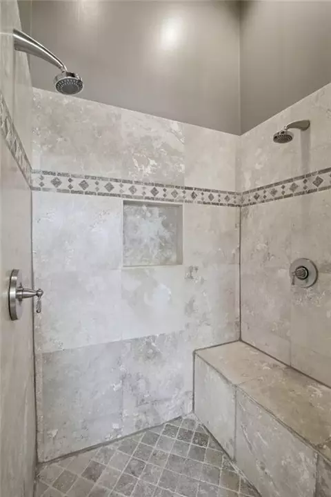 Bath - 952 Thomas Rd, Canton, GA 30115 photo 3 of 8