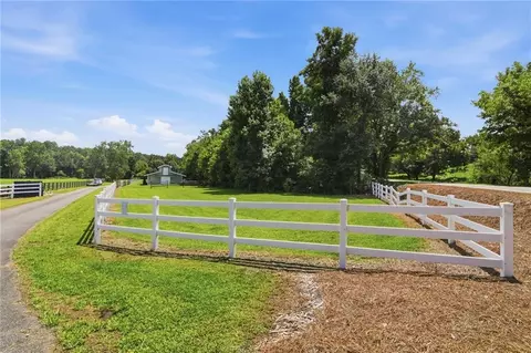 Exterior - 952 Thomas Rd, Canton, GA 30115 photo 19 of 26