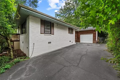 1747 Crestridge Dr SE, Marietta, GA 30067