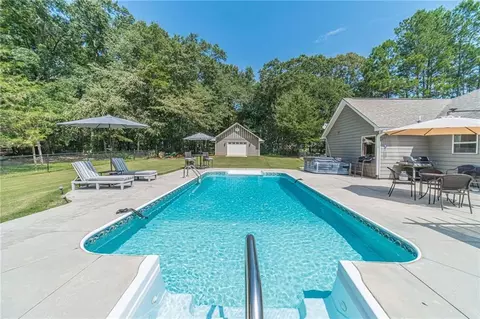 Exterior - 2301 Matt Michell Ln, Monroe, GA 30655 photo 10 of 21
