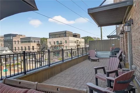 8255 Main St, Woodstock, GA 30188