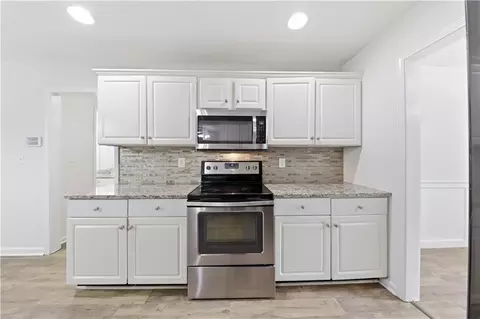 Kitchen - 208 Foxdale Ct, Lagrange, GA 30240 photo 3 of 3