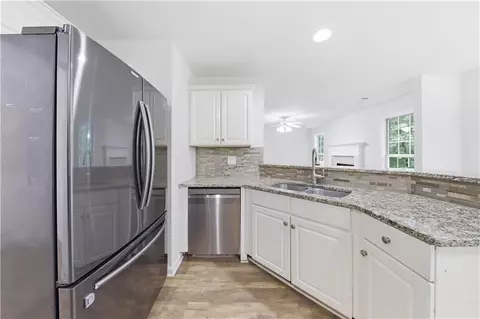 Kitchen - 208 Foxdale Ct, Lagrange, GA 30240 photo 1 of 3