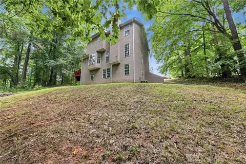 Exterior - 208 Foxdale Ct, Lagrange, GA 30240 photo 2 of 4