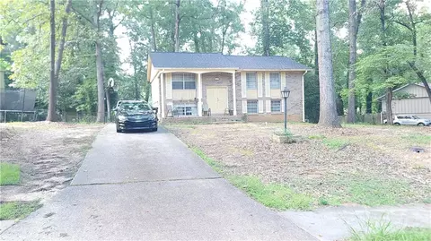 3095 Fern Valley Dr SW, Marietta, GA 30008