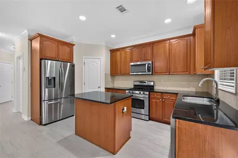 Kitchen - 2294 Meadows End, Duluth, GA 30097 photo 1 of 2
