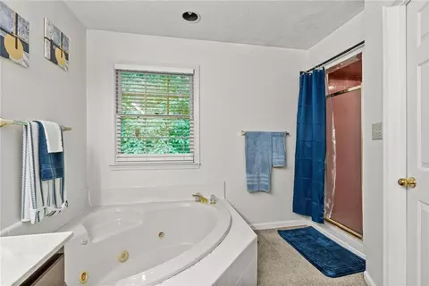 Bath - 165 Hayes Cir, Rex, GA 30273 photo 4 of 5