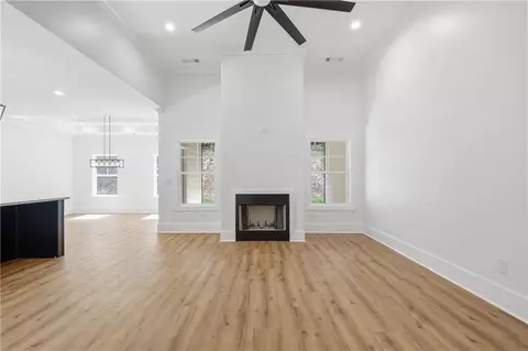 Living - 539 E Valley Rd NE, Rydal, GA 30171 photo 3 of 3