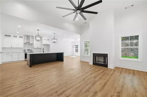 Living - 539 E Valley Rd NE, Rydal, GA 30171 photo 1 of 3