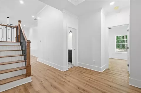 Entry Way - 539 E Valley Rd NE, Rydal, GA 30171 photo 4 of 6