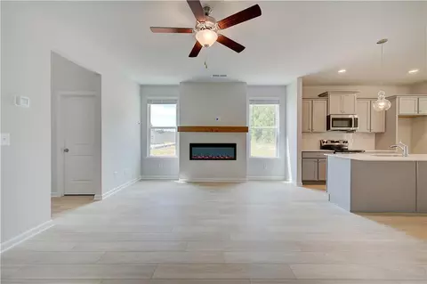 Living - 149 Geranium Ln, Covington, GA 30016 photo 4 of 5