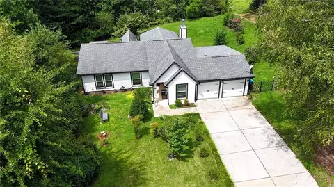 2722 Inverloch Cir, Duluth, GA 30096