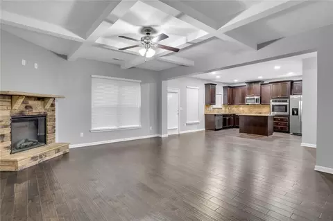 Living - 121 Escalade Dr, Mcdonough, GA 30253 photo 4 of 5