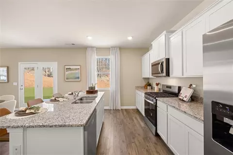 Kitchen - 205 Melrose Ct, Jefferson, GA 30549 photo 5 of 6