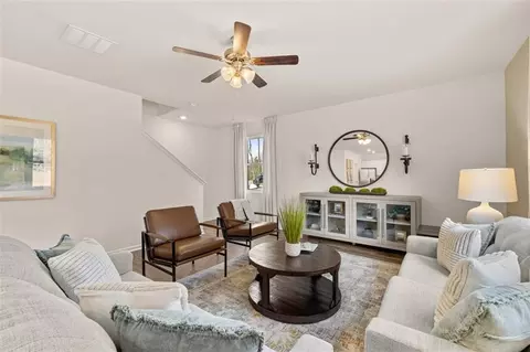 Living - 205 Melrose Ct, Jefferson, GA 30549 photo 4 of 4