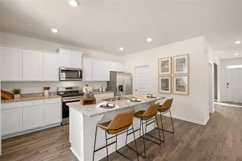 Kitchen - 205 Melrose Ct, Jefferson, GA 30549 photo 2 of 6