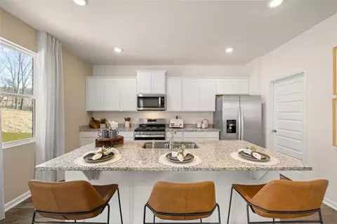 Kitchen - 205 Melrose Ct, Jefferson, GA 30549 photo 3 of 6