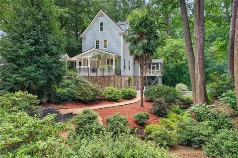 1875 Meredith Dr NW, Atlanta, GA 30318