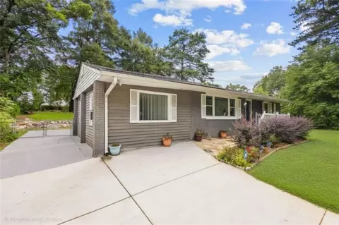 1977 Wee Kirk Rd, Atlanta, GA 30316