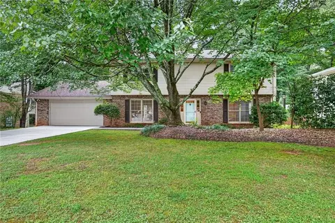 4682 Stonehenge Dr, Dunwoody, GA 30360