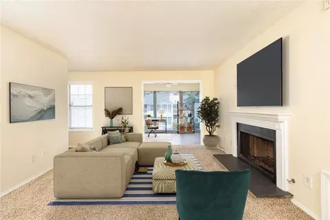 910 Augusta Dr SE, Marietta, GA 30067