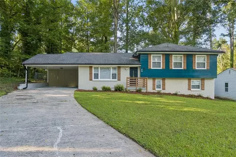 499 Queen Aliese Ln, Jonesboro, GA 30236
