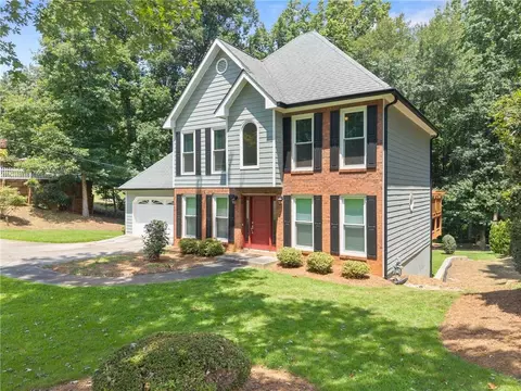 6413 Farm Ridge Ct, Flowery Branch, GA 30542