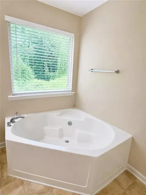 Bath - 2170 Stonebrook Dr, Austell, GA 30106 photo 4 of 5