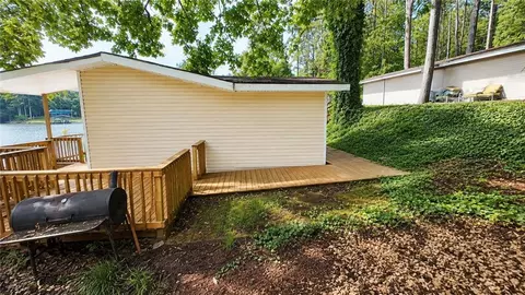 Exterior - 140 E Hamm Rd, Jackson, GA 30233 photo 7 of 8