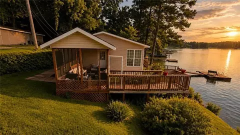 Exterior - 140 E Hamm Rd, Jackson, GA 30233 photo 1 of 8