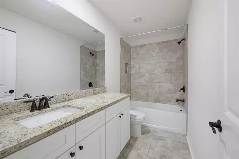 Bath - 446 Samara Ct, Fairburn, GA 30213 photo 4 of 4