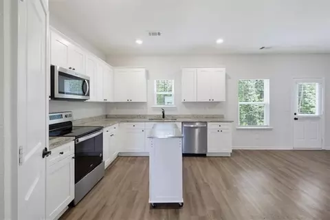 Kitchen - 446 Samara Ct, Fairburn, GA 30213 photo 2 of 4
