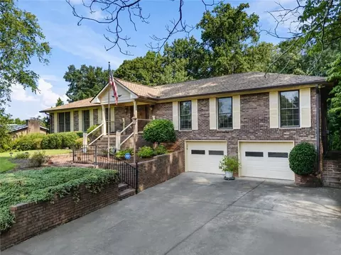 2950 Foothill Trl, Marietta, GA 30066