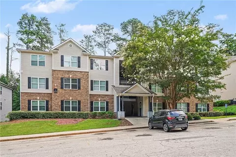 2202 Fairington Village Dr, Lithonia, GA 30038