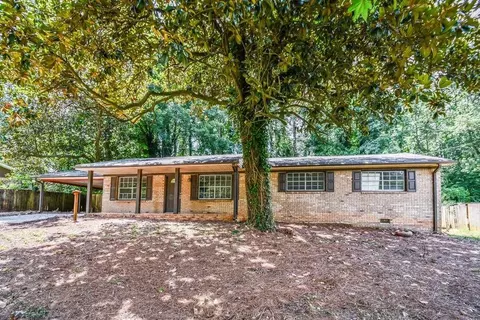 2330 Chestnut Log Loop, Lithia Springs, GA 30122