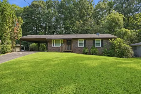 928 Magna Carta Dr NW, Atlanta, GA 30318