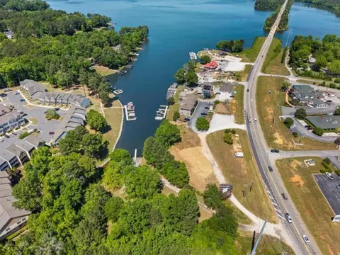 1127 Lake Oconee Pkwy, Eatonton, GA 31024